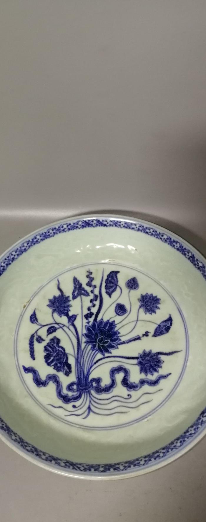 青花兰花纹大盘