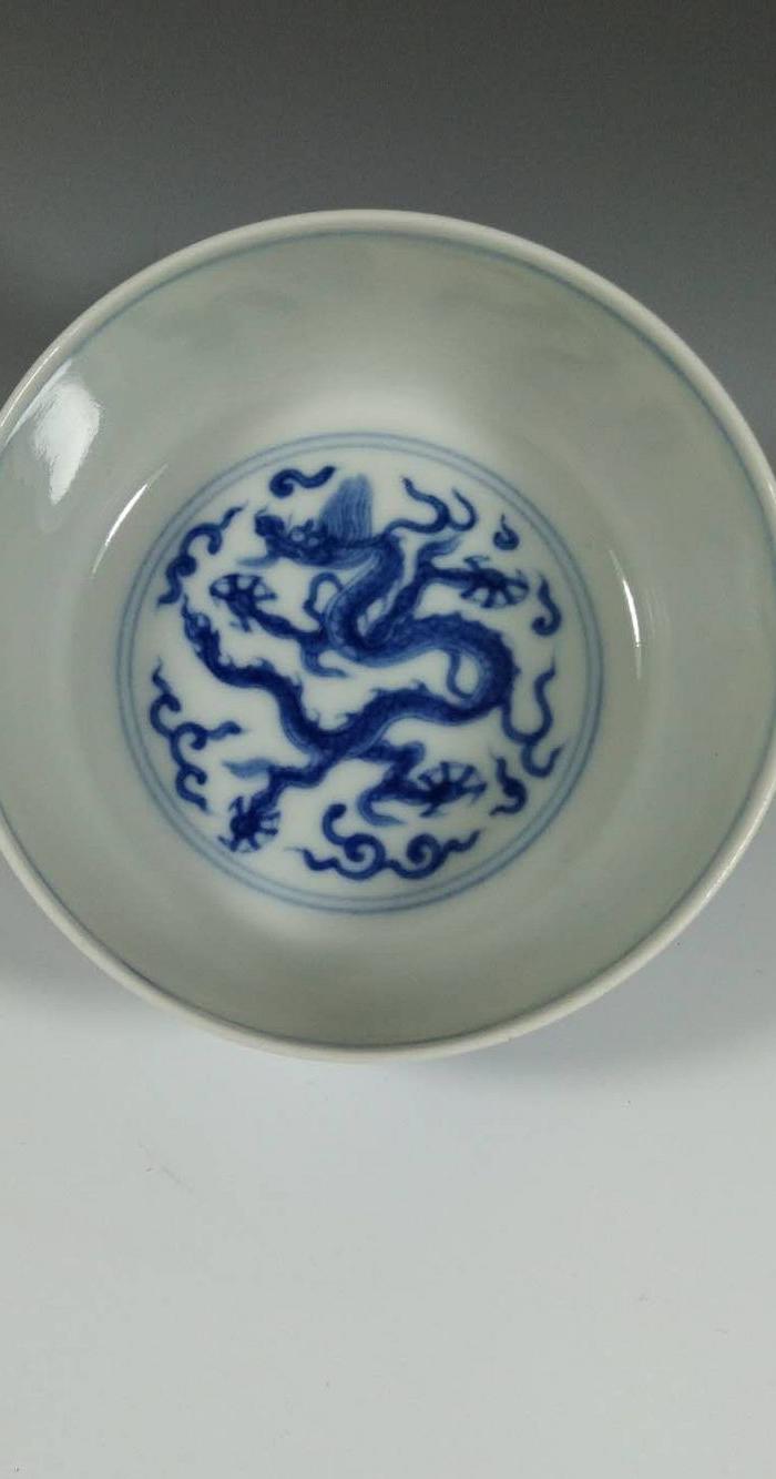 明成化青花龙纹杯
