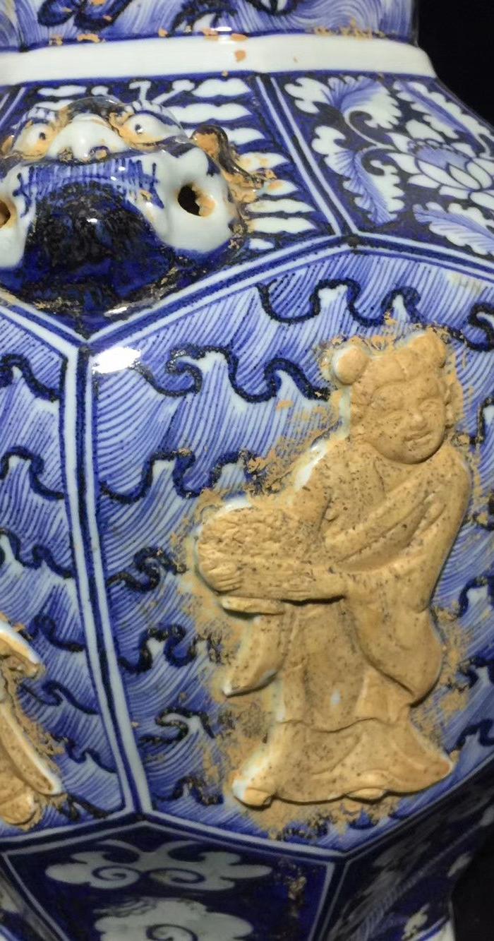 元青花浮雕八仙人物兽耳八方罐