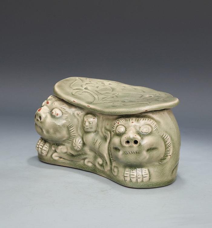 耀州窑双狮瓷枕