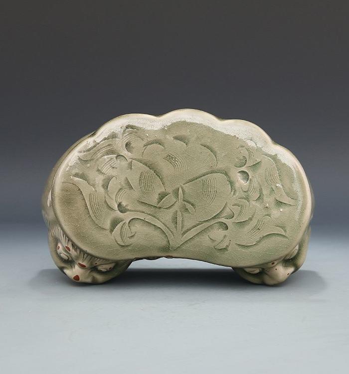 耀州窑双狮瓷枕