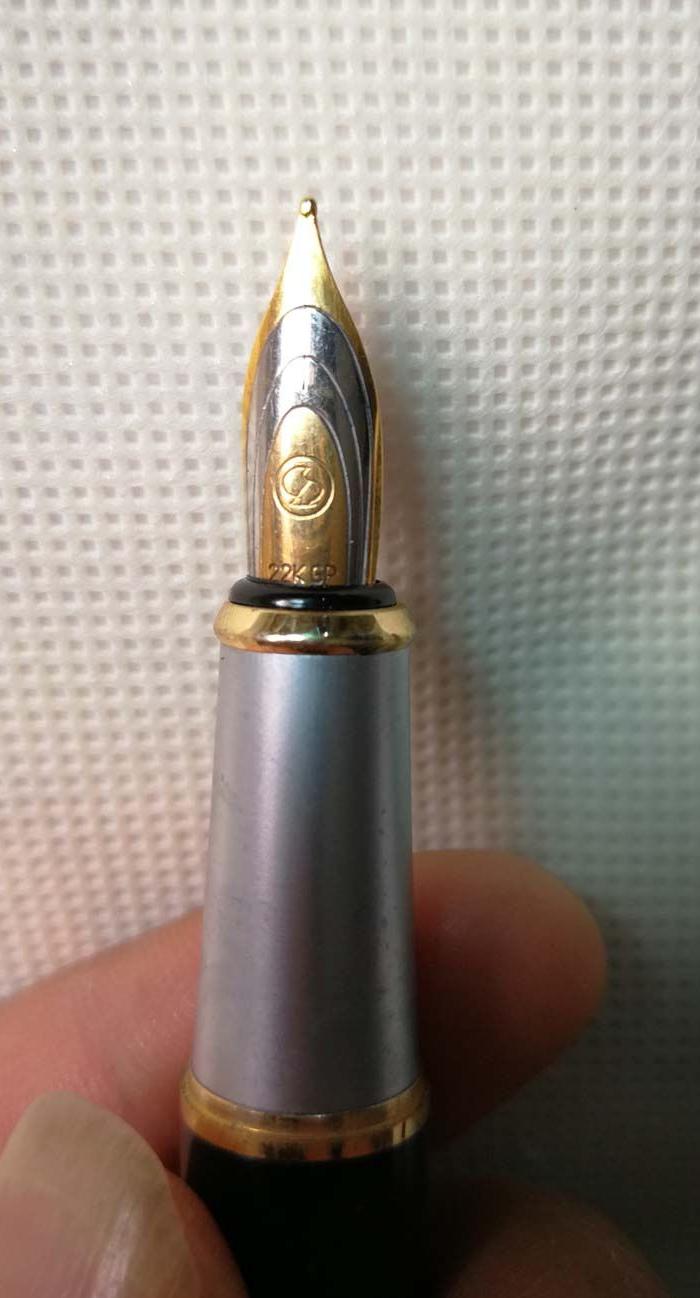 英雄661,22k金钢笔,书写流畅