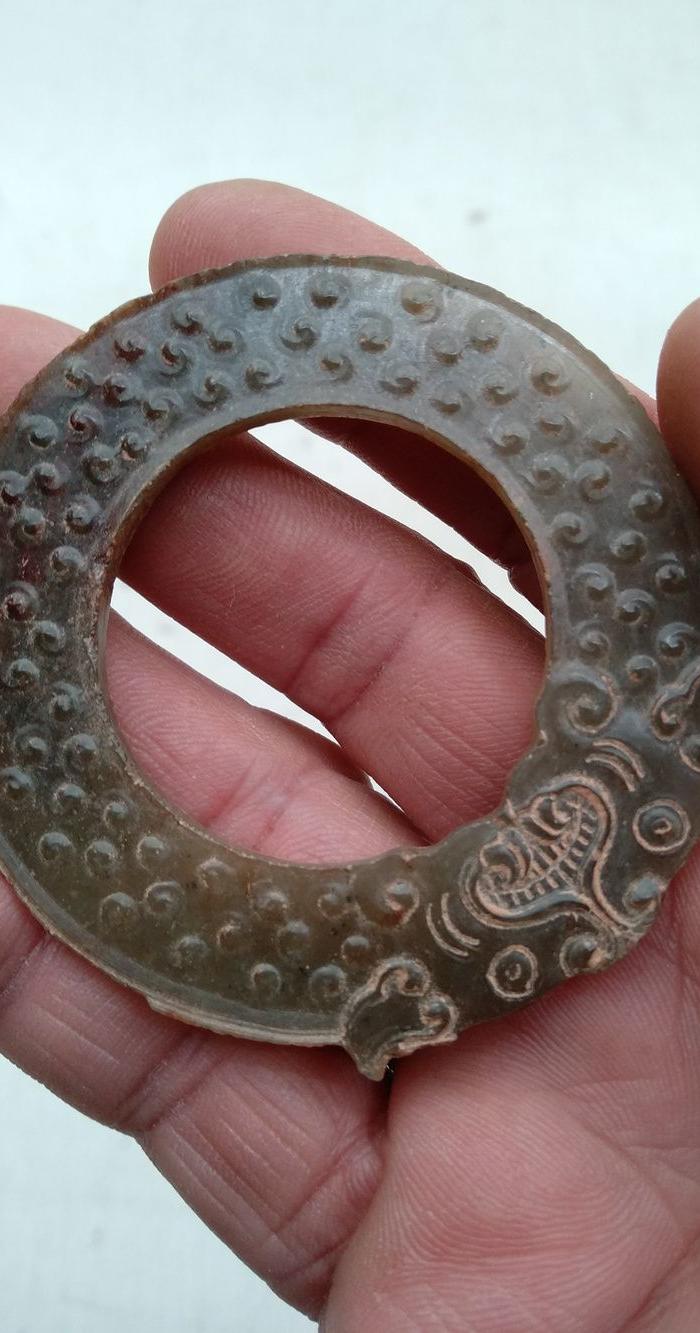 双龙首蝌蚪纹玉环