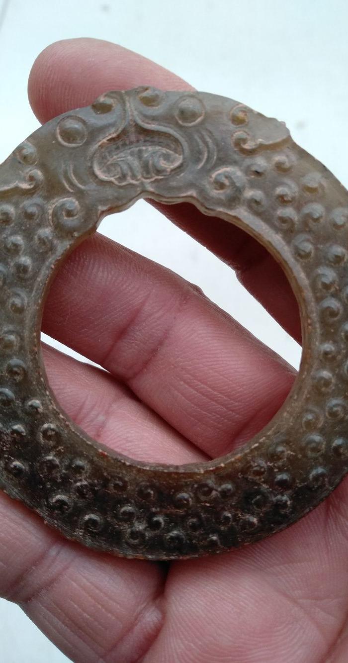 双龙首蝌蚪纹玉环