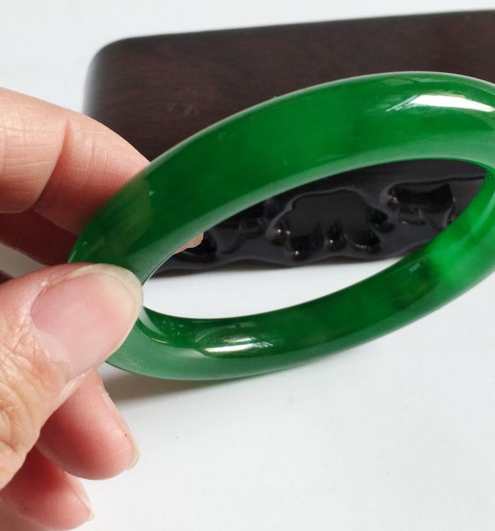 清代翡翠全绿手镯