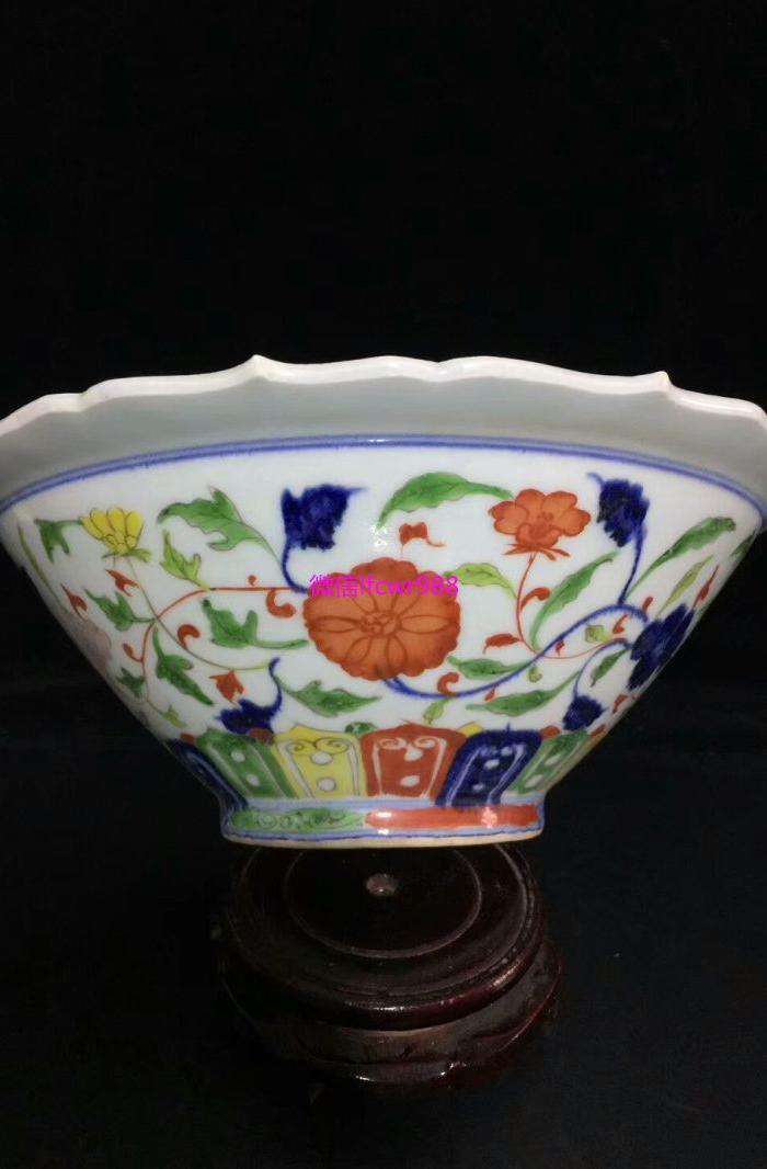 明宣德五彩斗笠碗