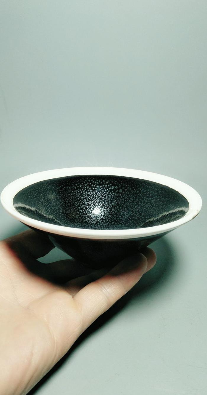 白覆轮油滴茶盏