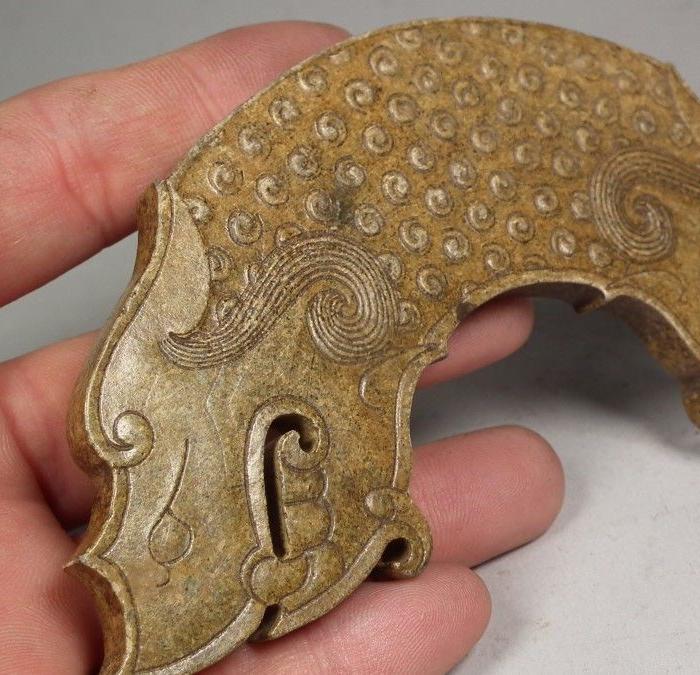 和田玉满鸡骨白沁双面工双龙大玉璜