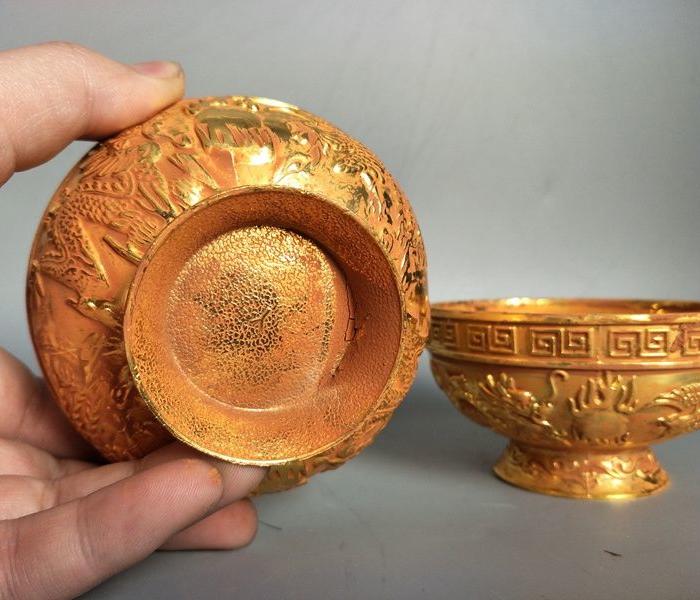 乡下收的一对老铜鎏金龙凤碗