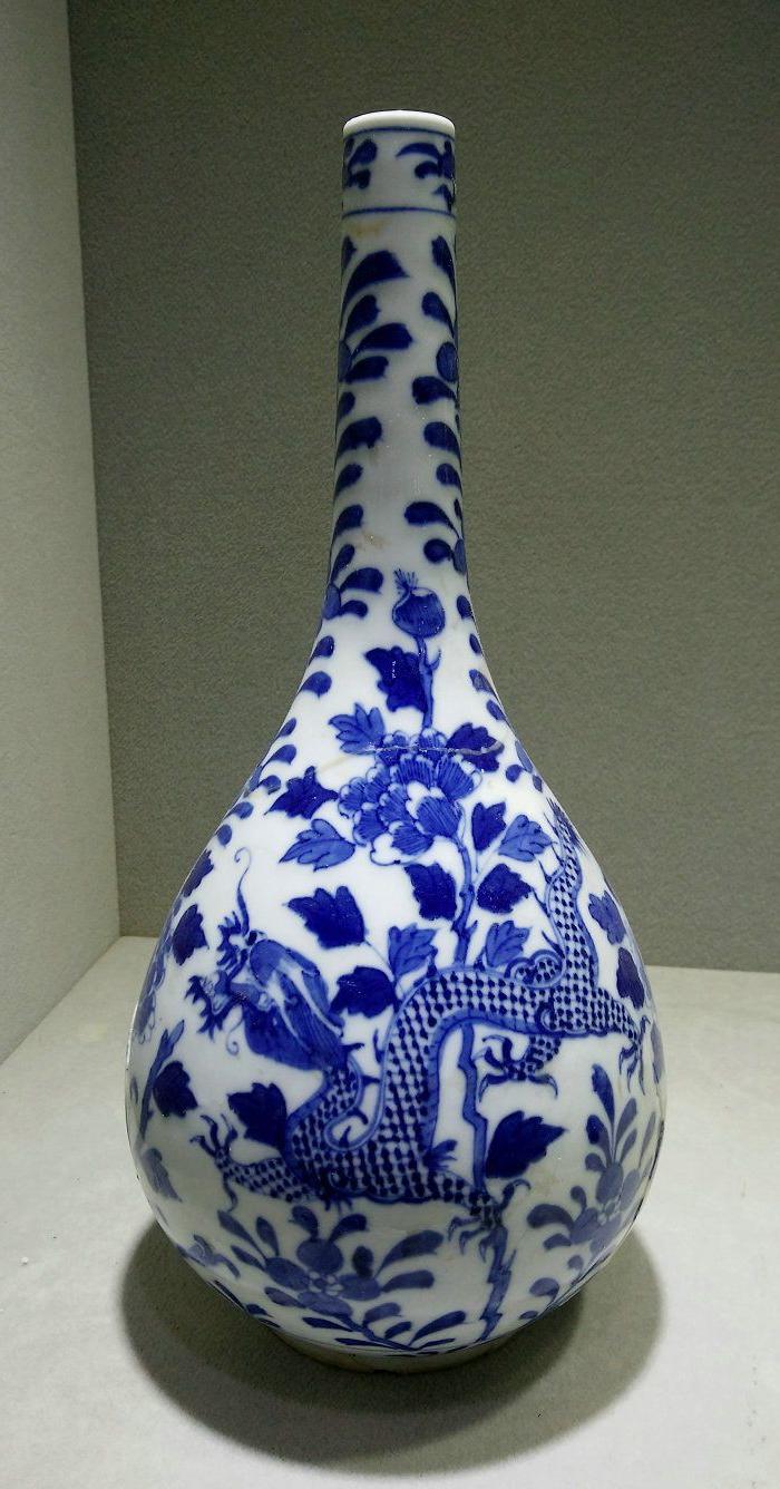 清代 青花瓷龙纹牡丹花卉长颈胆瓶 摔裂粘补旧瓷老藏