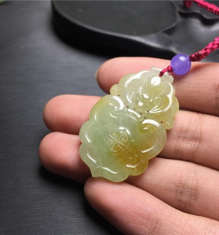 玉泉文玩x970创汇期糯冰种黄加绿翡翠蝙蝠如意纹吊坠
