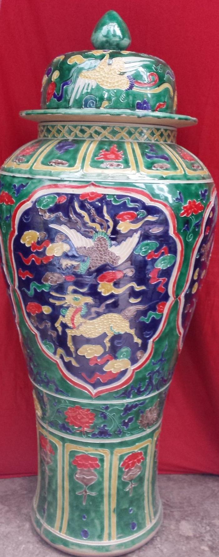 法华彩开窗麟凤呈祥赏瓶