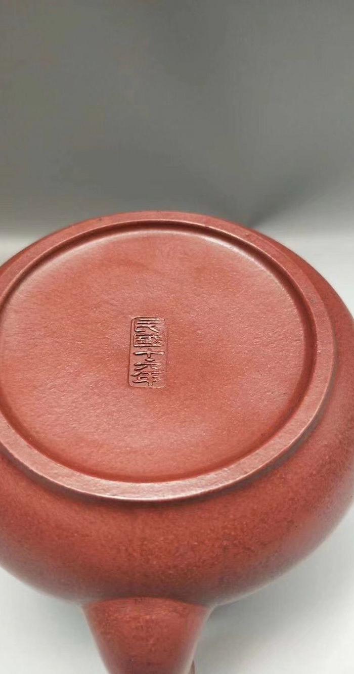 紫砂壶名家陈寿珍制