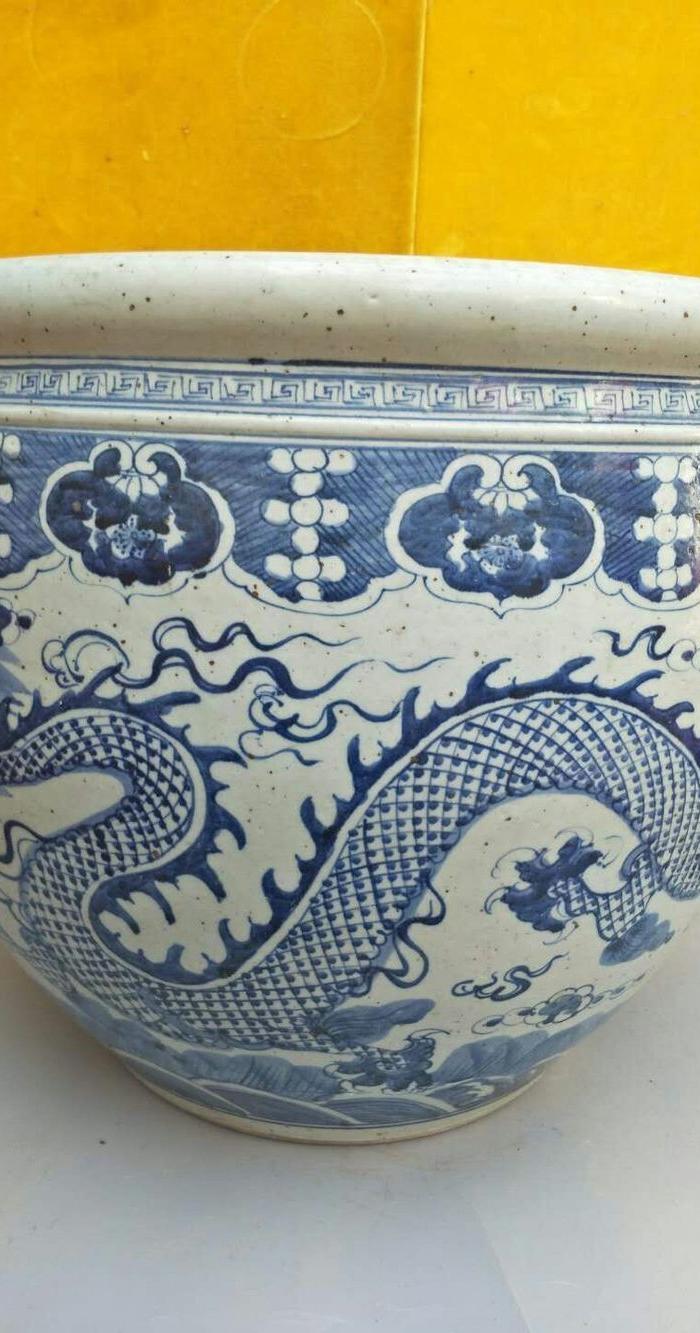 青花二龙戏珠大卷缸