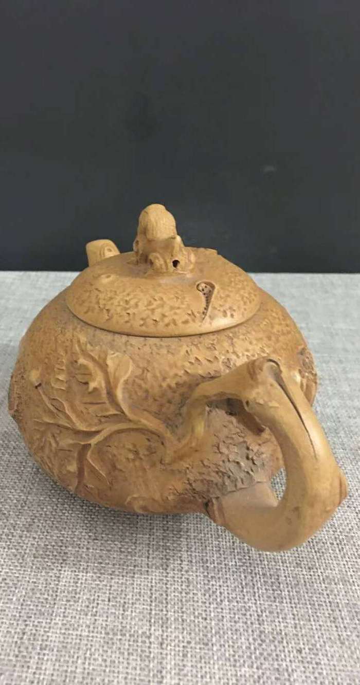 陈鸣远款紫砂壶