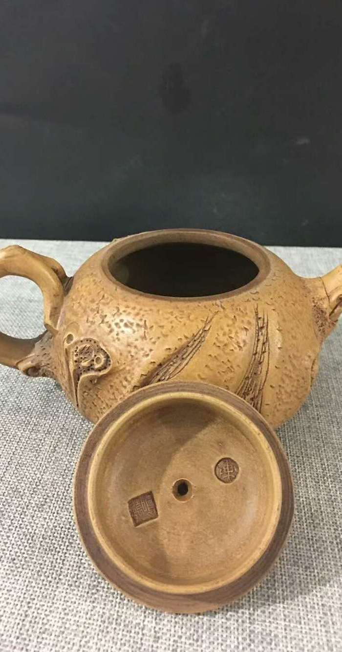 陈鸣远款紫砂壶