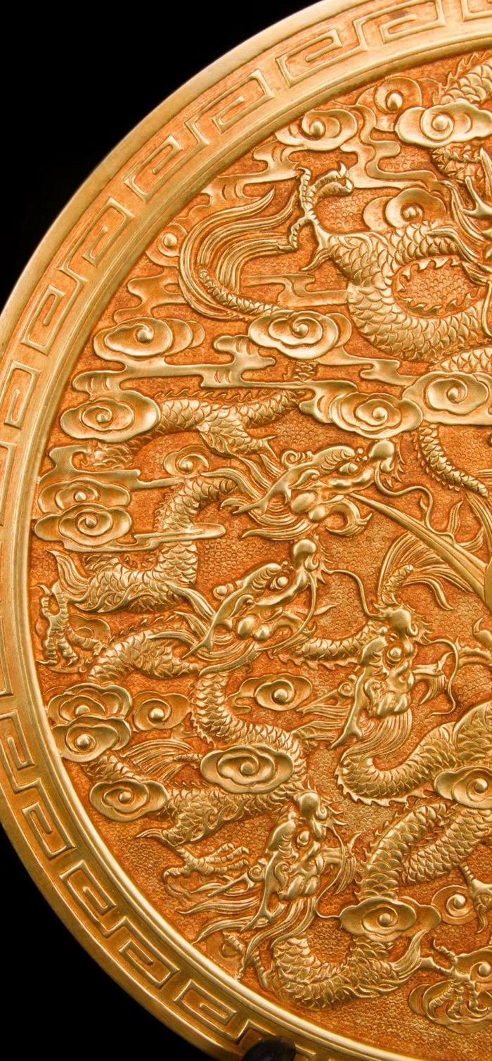 明代精铸铜胎鎏金九龙戏珠铜镜