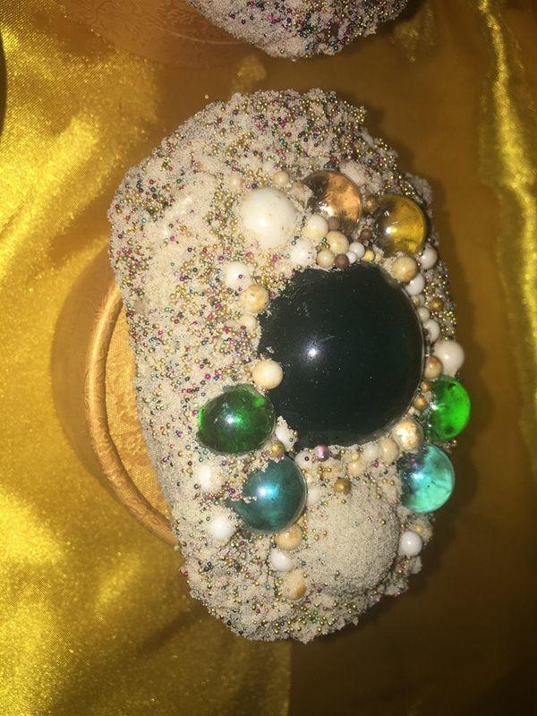 七彩骨头舍利子三尊