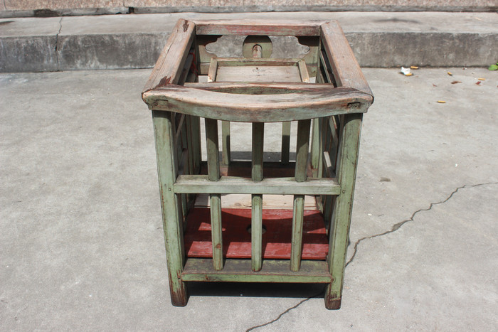 民俗老旧家具老式婴儿站椅儿童椅农家乐摆设复古会展装饰民宿装饰