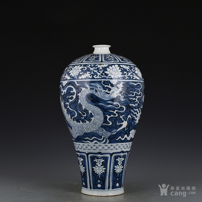 青花蓝底白花龙纹梅瓶14 古玩古董古瓷器