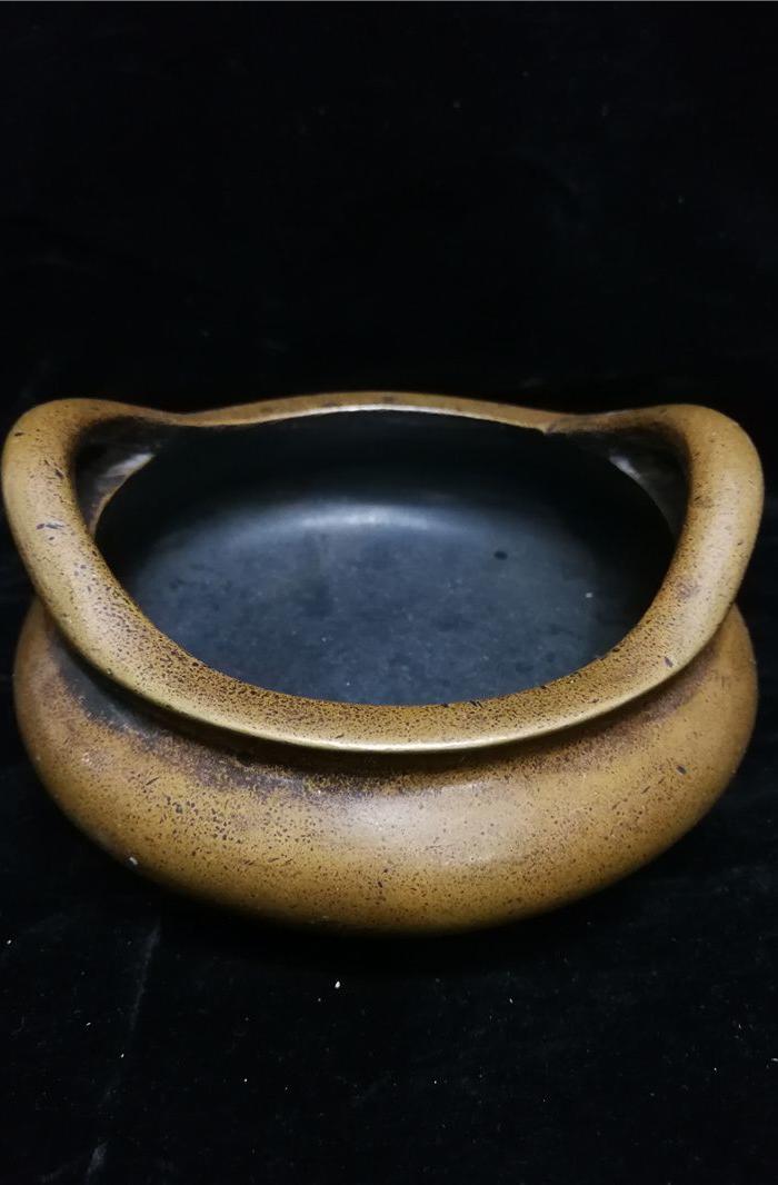 铜双耳三足香炉