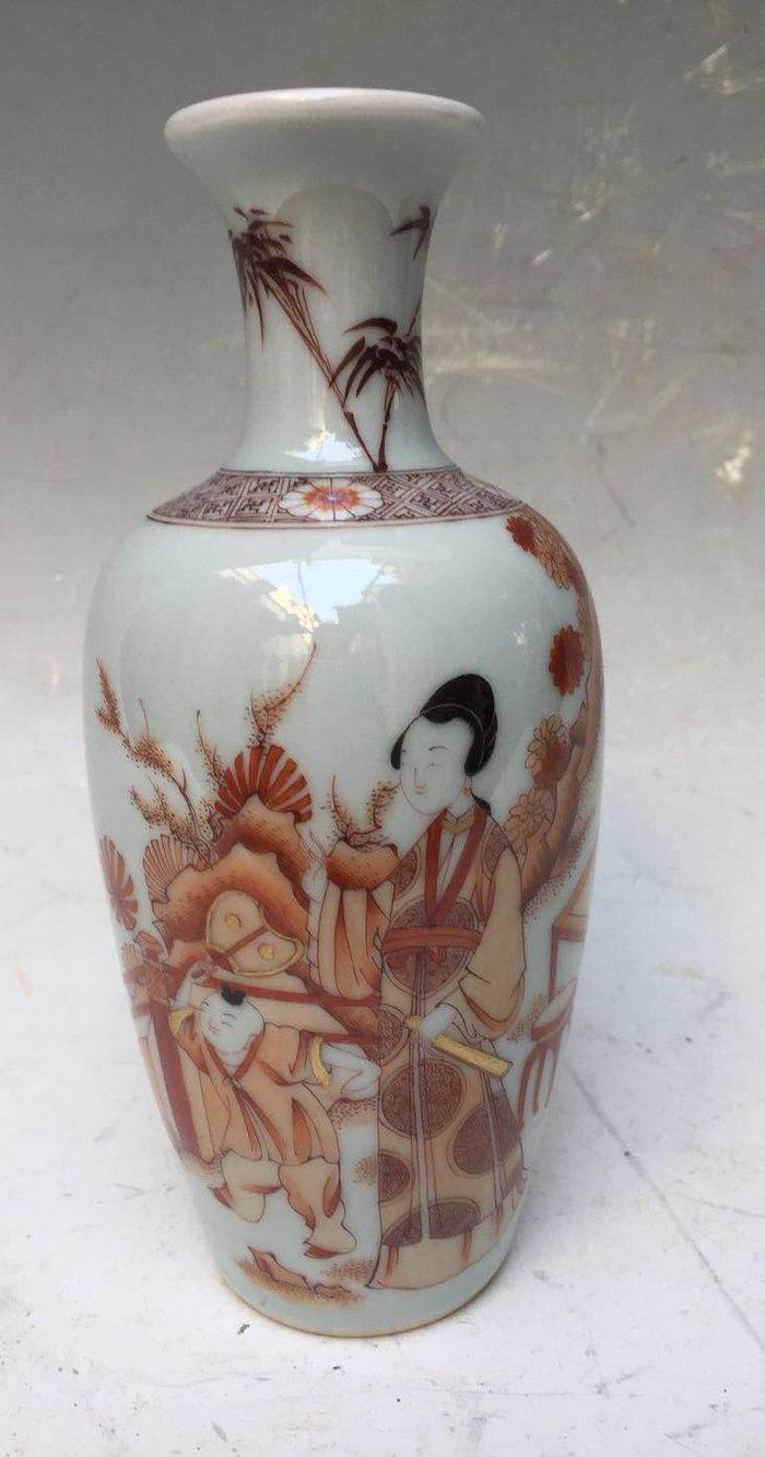 清康熙五彩仕女花瓶