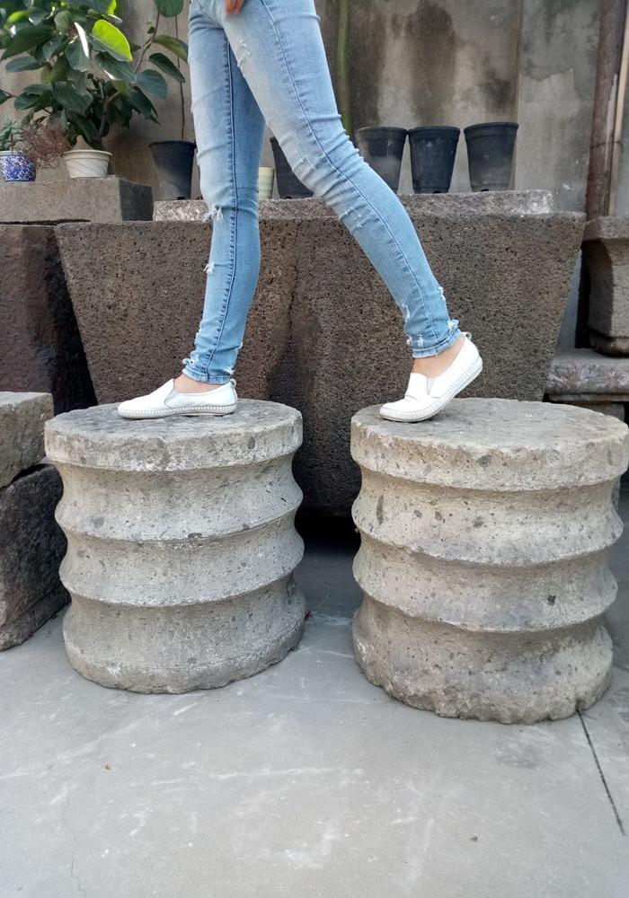 江啸堂 藏品 古玩 清代竹节工圆石墩1对大圆墩花盆底座古董