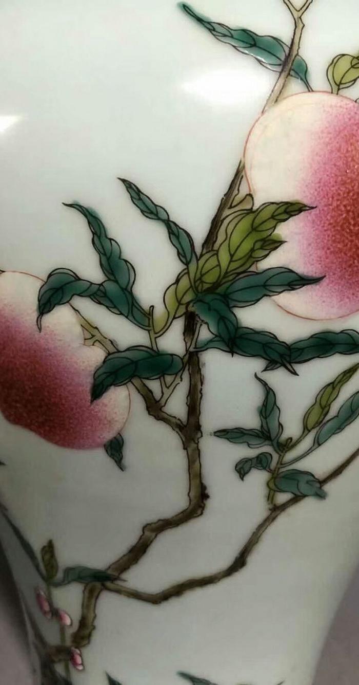 雍正 粉彩寿桃梅瓶