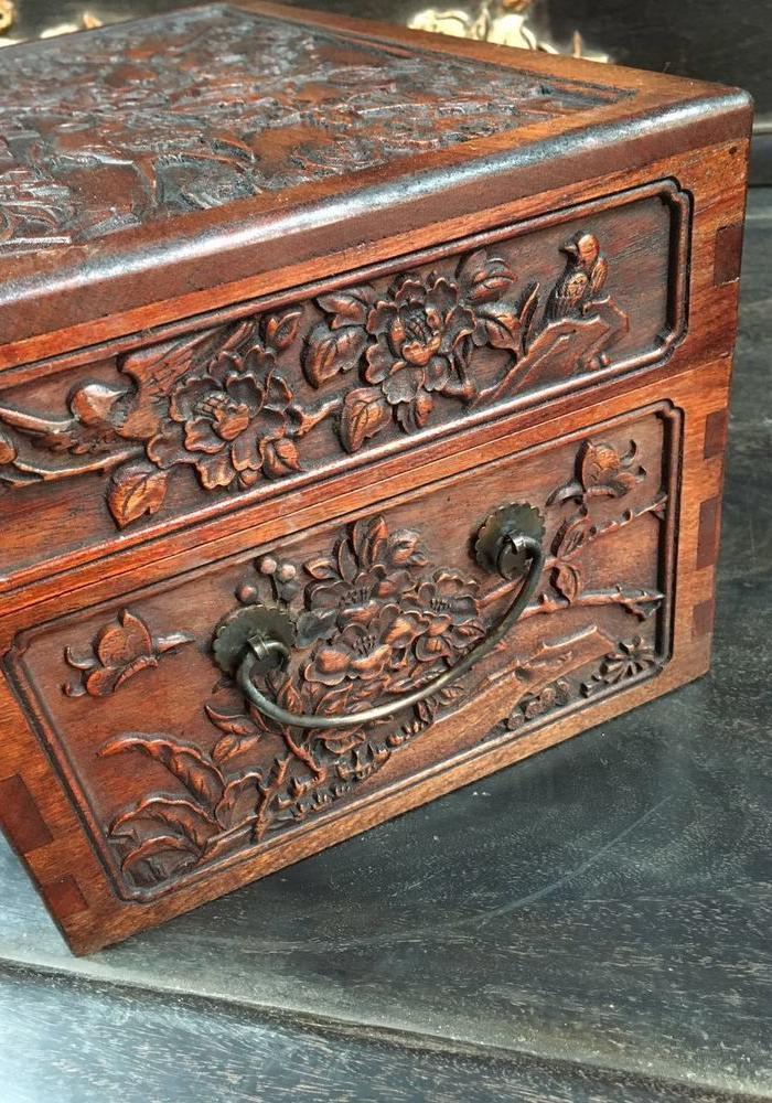 黄花梨满雕花鸟首饰盒