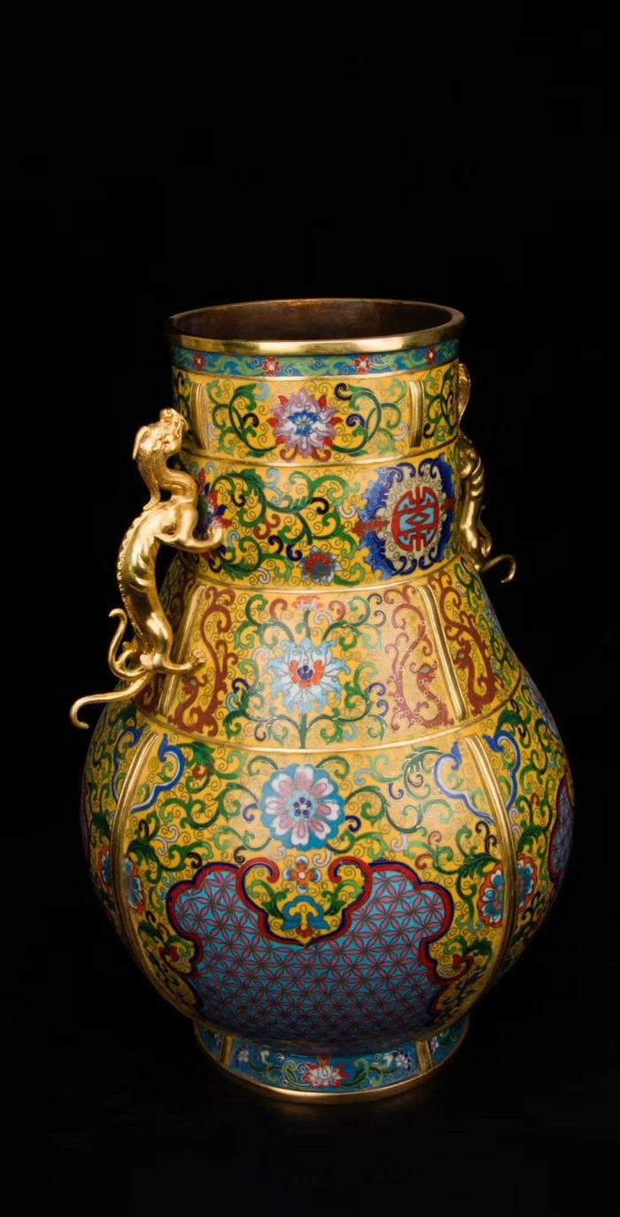 清代铜胎景泰蓝掐丝珐琅彩螭龙耳四棱出戟瓶