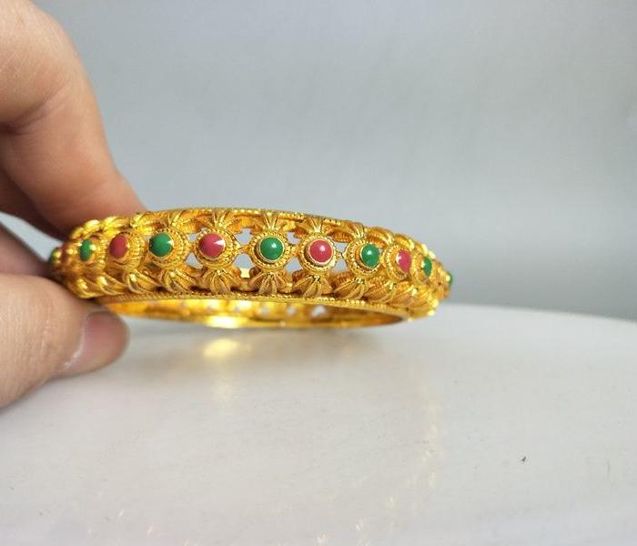 乡下收的*镶嵌宝石金手镯