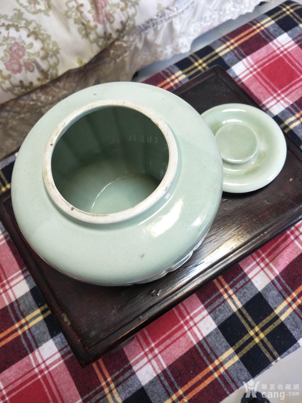 民国龙泉瓷器瓜棱盖罐