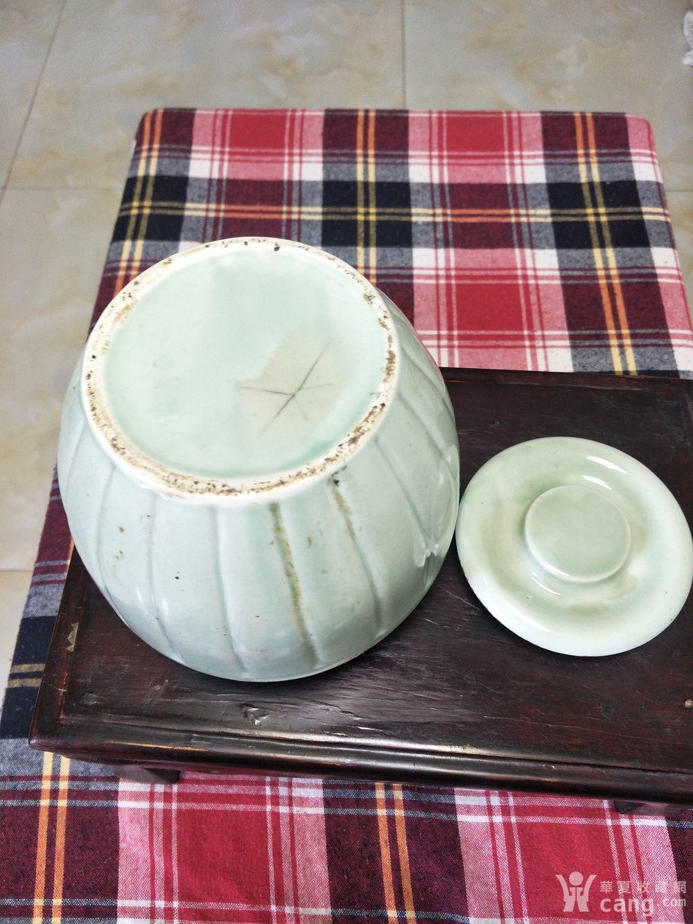 民国龙泉瓷器瓜棱盖罐