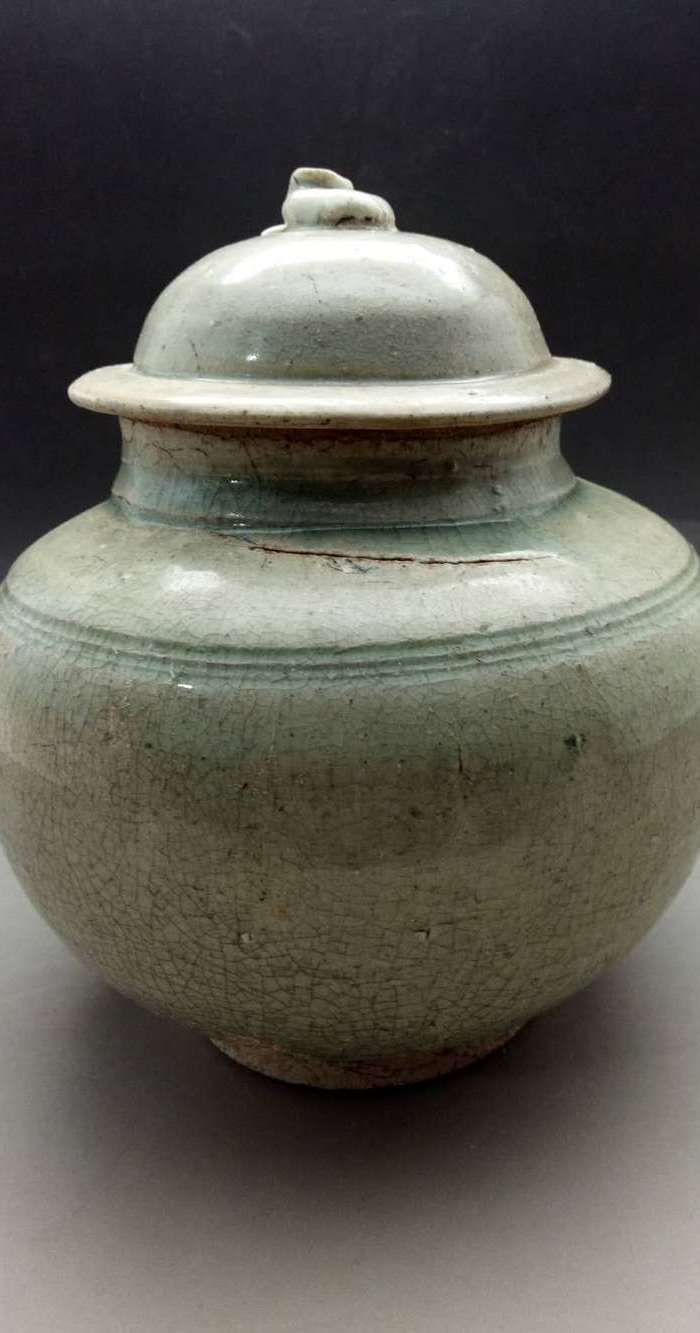 元代景德镇窑系青釉将*罐