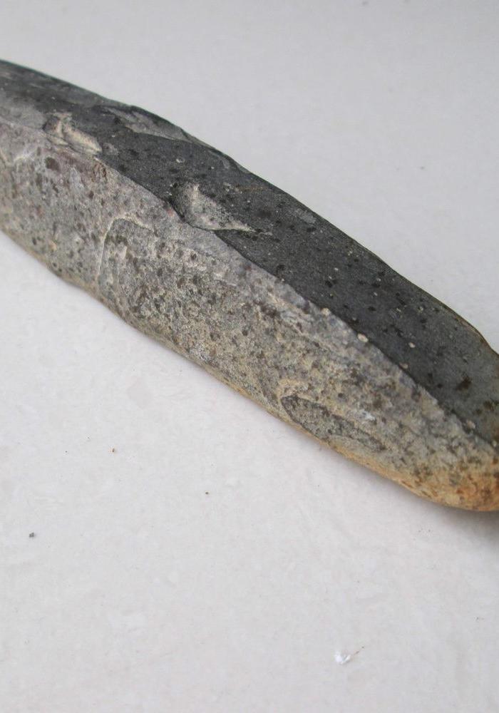 良渚文化石凿,长12.7厘米