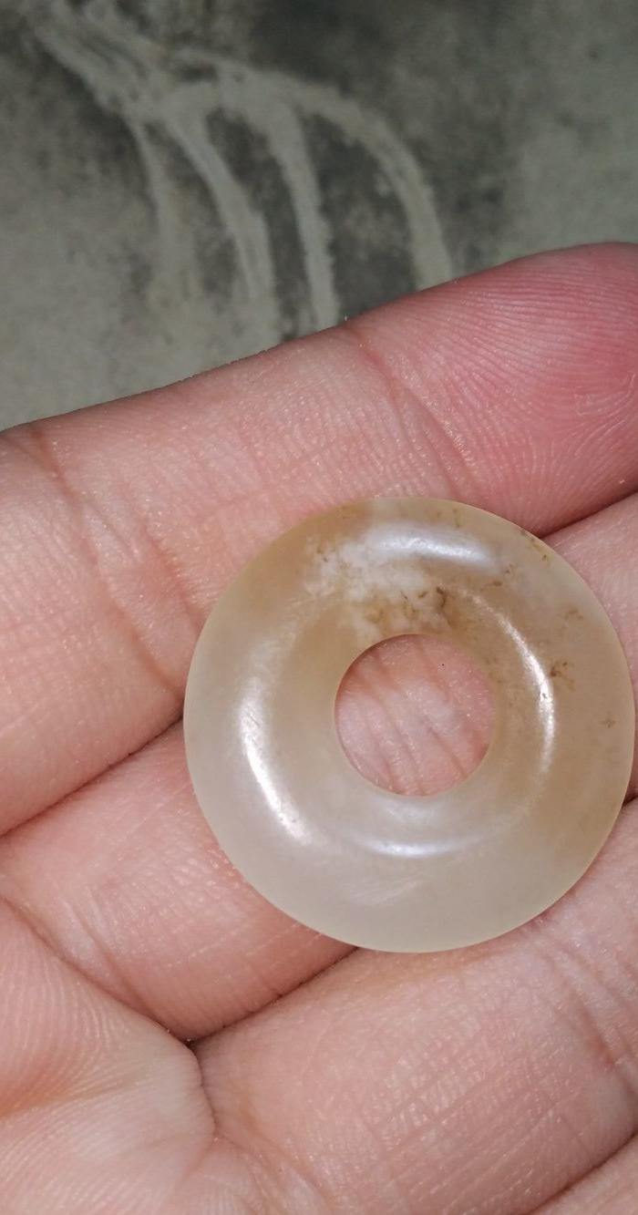 和田玉老坑玉小玉环_地摊交易_华夏收藏网