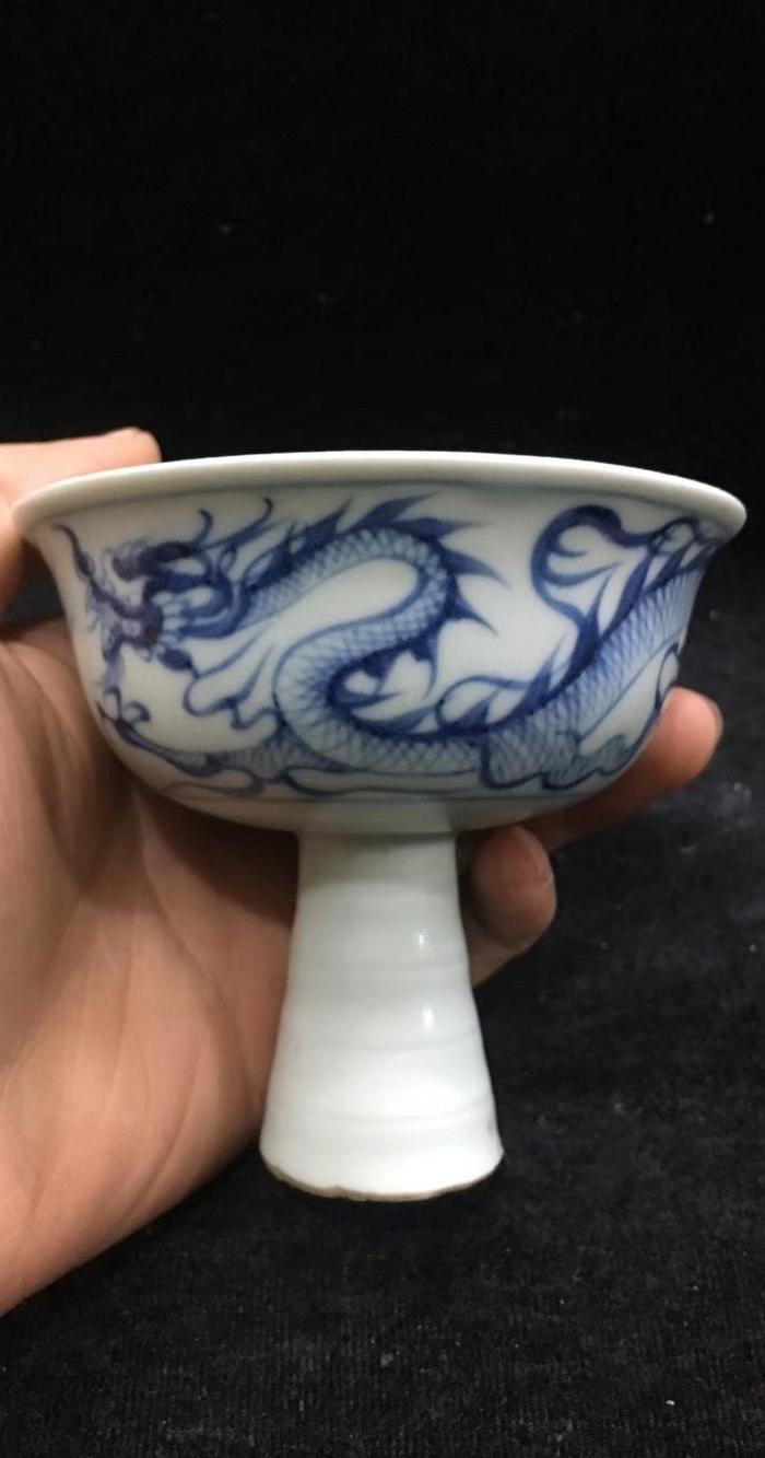 元青花凤纹高脚杯