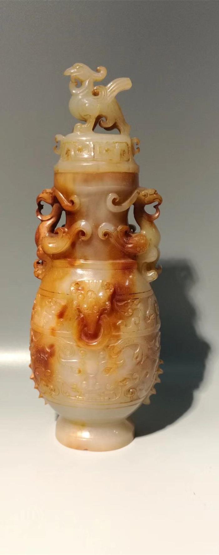 战汉玉凤纹盖瓶