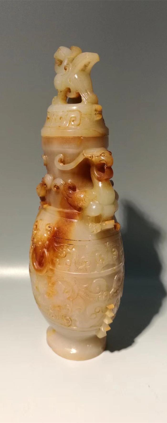战汉玉凤纹盖瓶