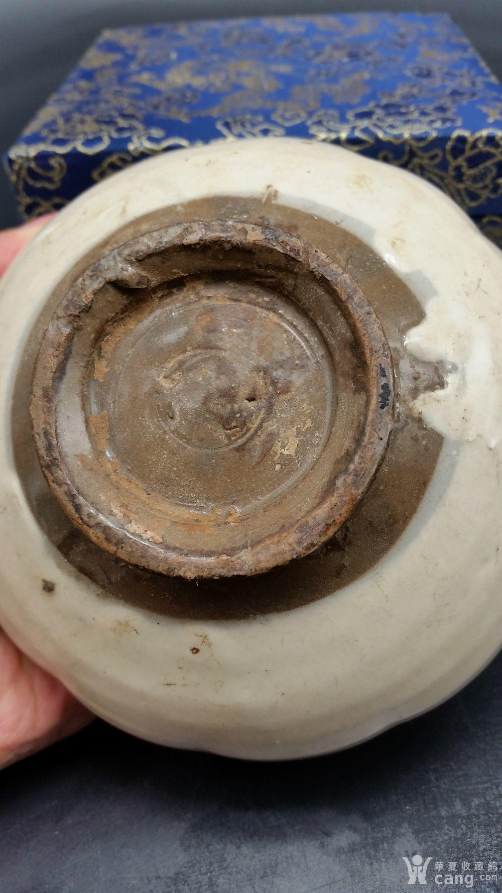 北宋磁州窑白釉瓜棱罐