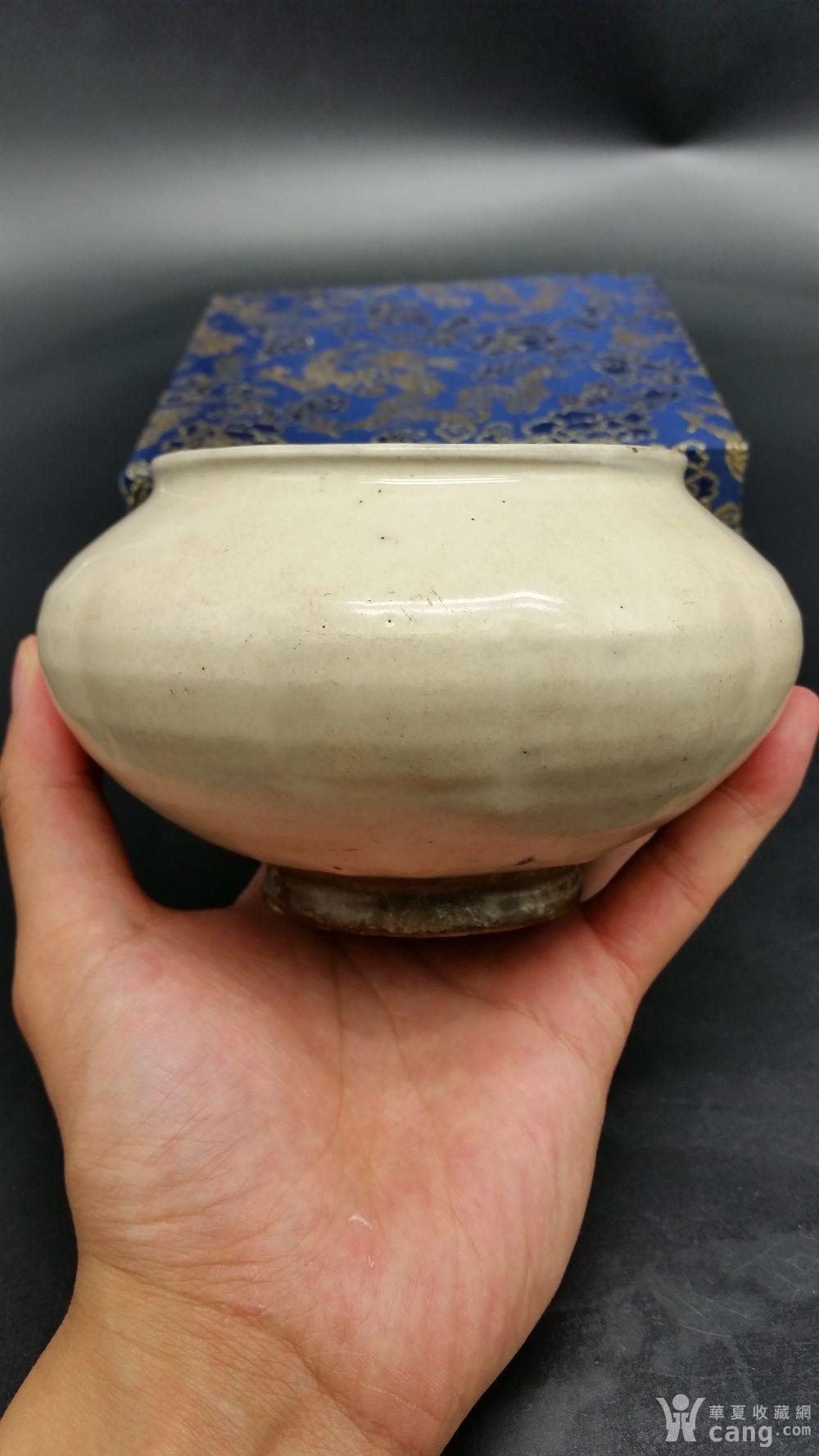 北宋磁州窑白釉瓜棱罐