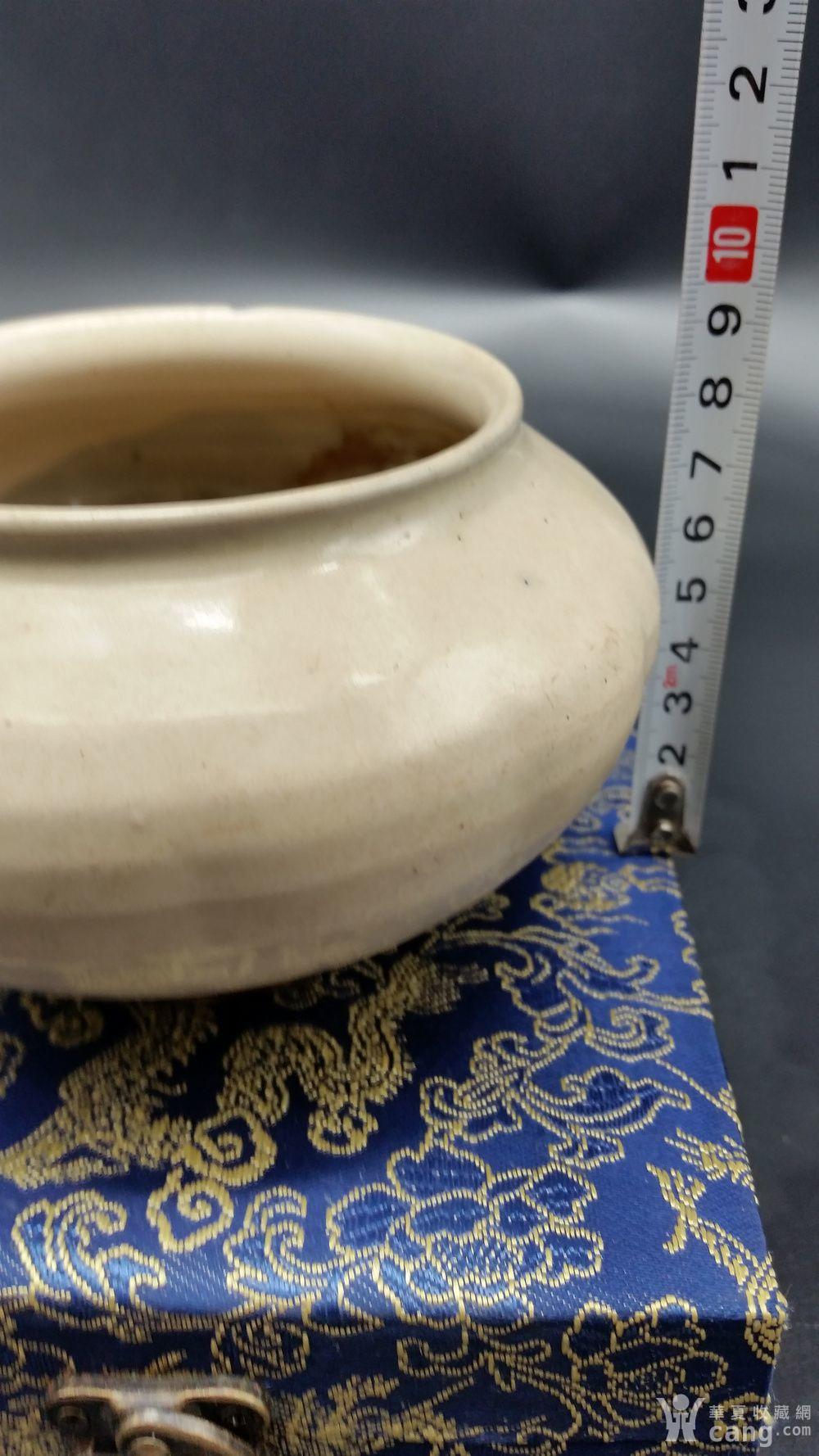 北宋磁州窑白釉瓜棱罐