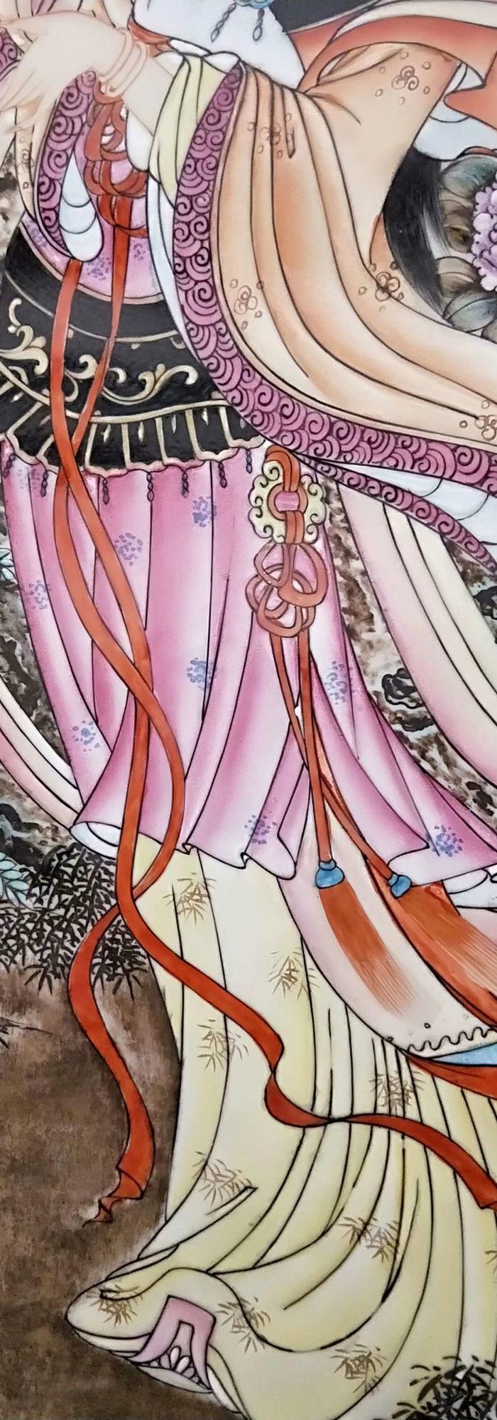 王琦 宝钗扑蝶瓷板画