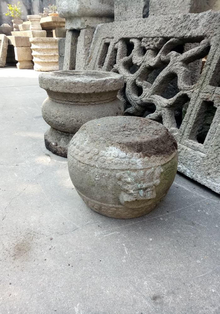 江啸堂 藏品 古玩 清代狮子石雕花百子石墩1只老圆石墩