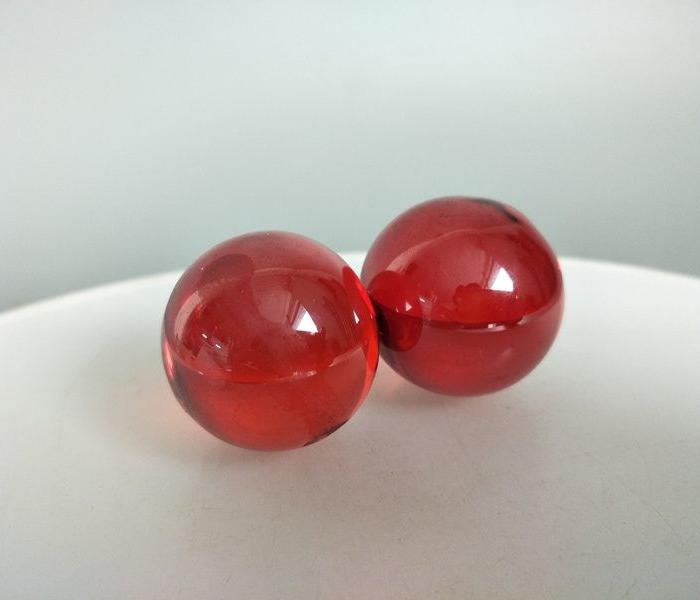 清代传世一对红宝石珠子