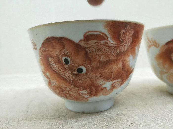 名家方家珍黄狮子