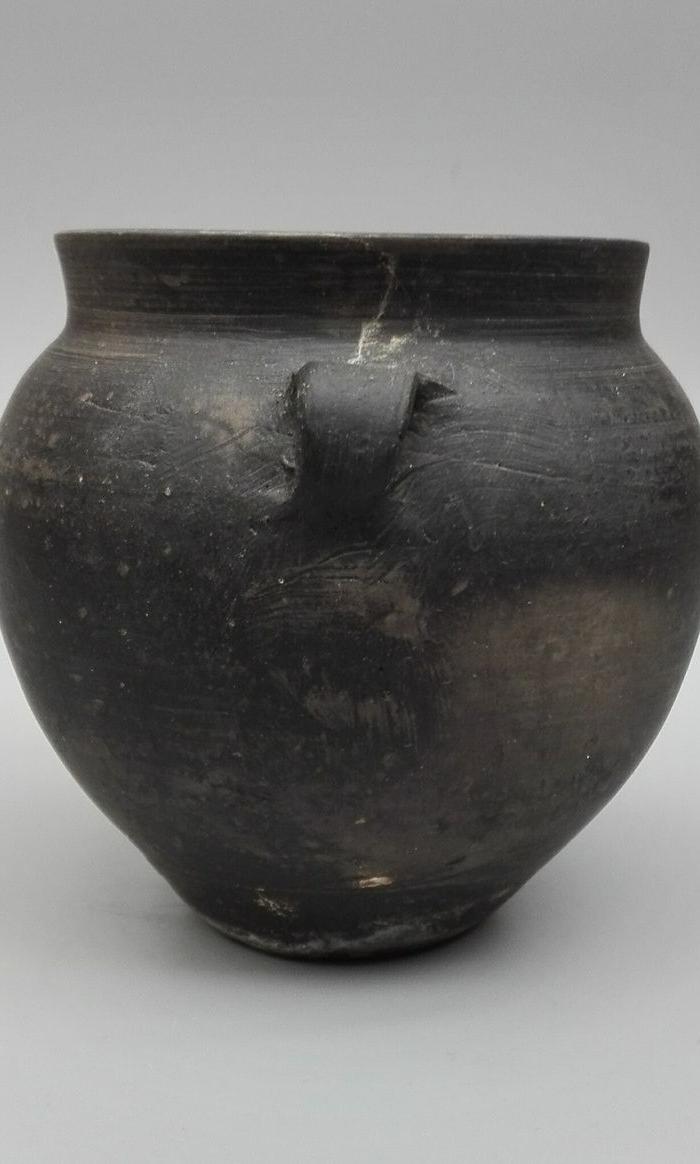 战汉双系黑陶罐