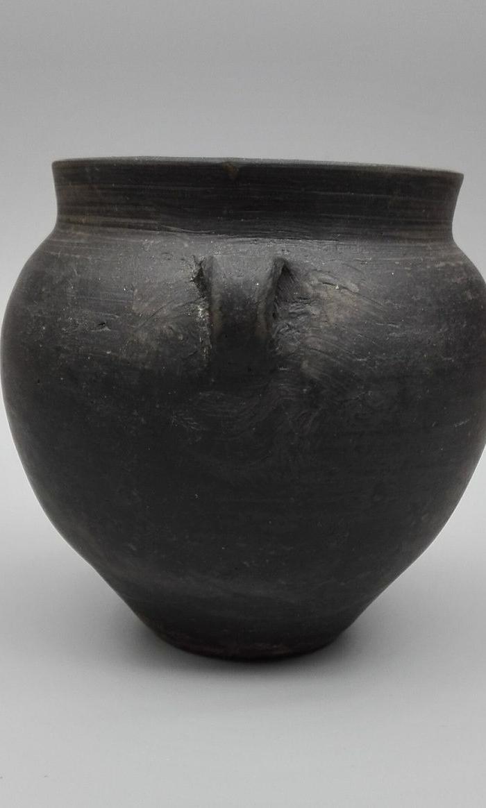 战汉双系黑陶罐