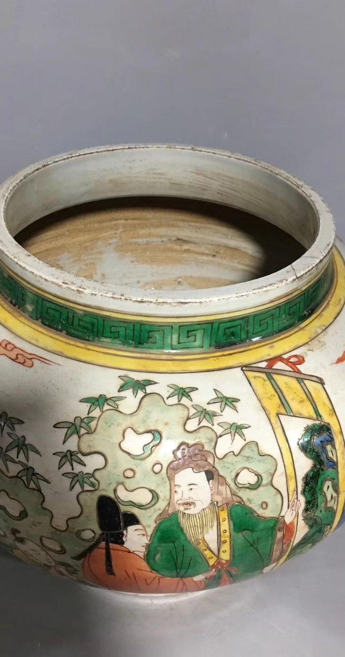 明嘉靖五彩人物罐
