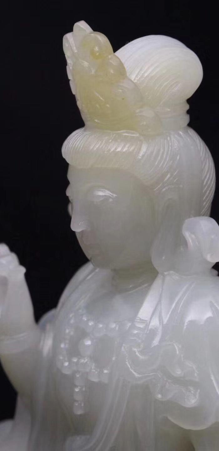 和田玉籽料观音菩萨摆件